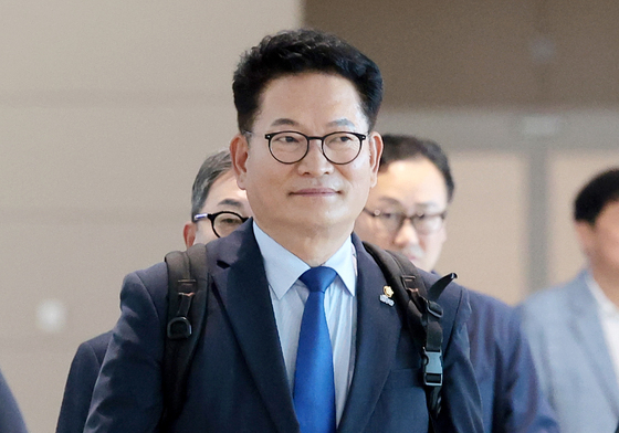 미국으로 출국하는 송영길 의원