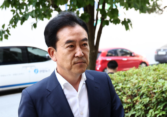 피의자 신분으로 종합특검 출석하는 윤희근 전 경찰청장