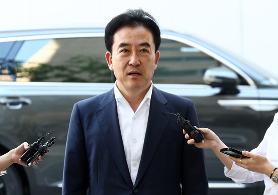 특검, '통일교 수사 무마 의혹' 윤희근 첫 소환…"조사 어이없어"