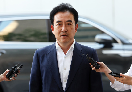 특검 출석하는 '통일교 수사 무마 의혹' 윤희근 전 경찰청장