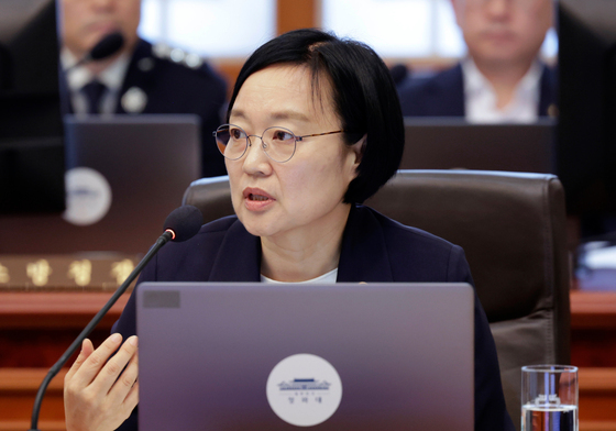 국무회의 발언하는 한성숙 장관