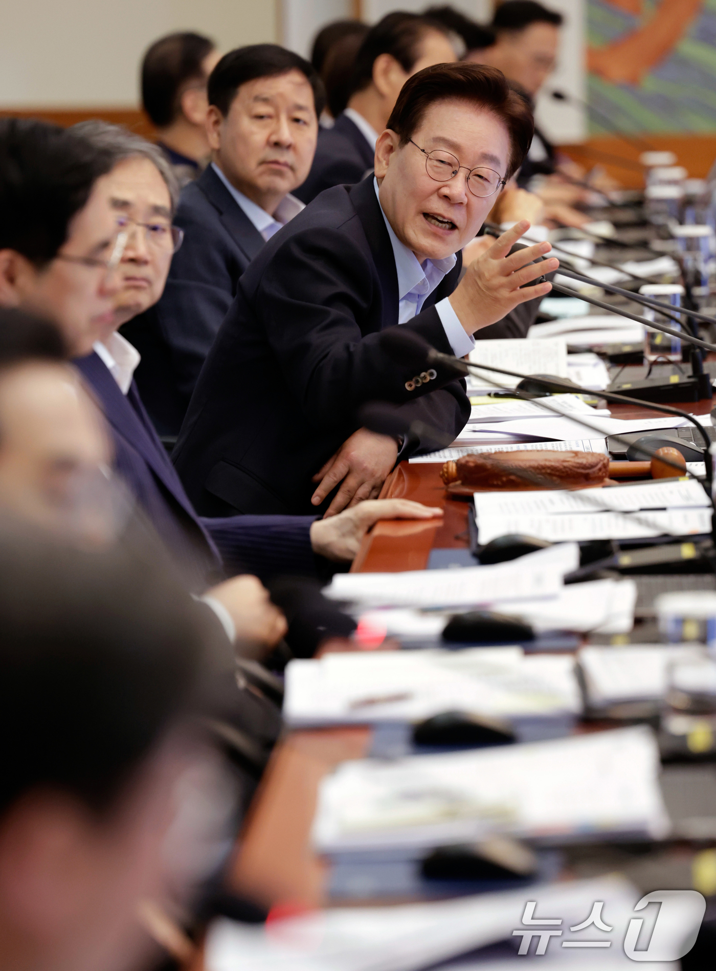 (서울=뉴스1) 허경 기자 = 이재명 대통령이 23일 청와대에서 열린 국무회의 겸 비상경제점검회의에서 발언하고 있다. (청와대통신사진기자단) 2026.6.23/뉴스1