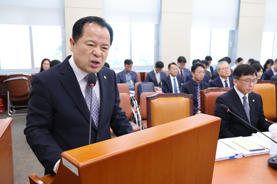 위철환 '투표용지 부족사태, 참담하고 부끄럽다'