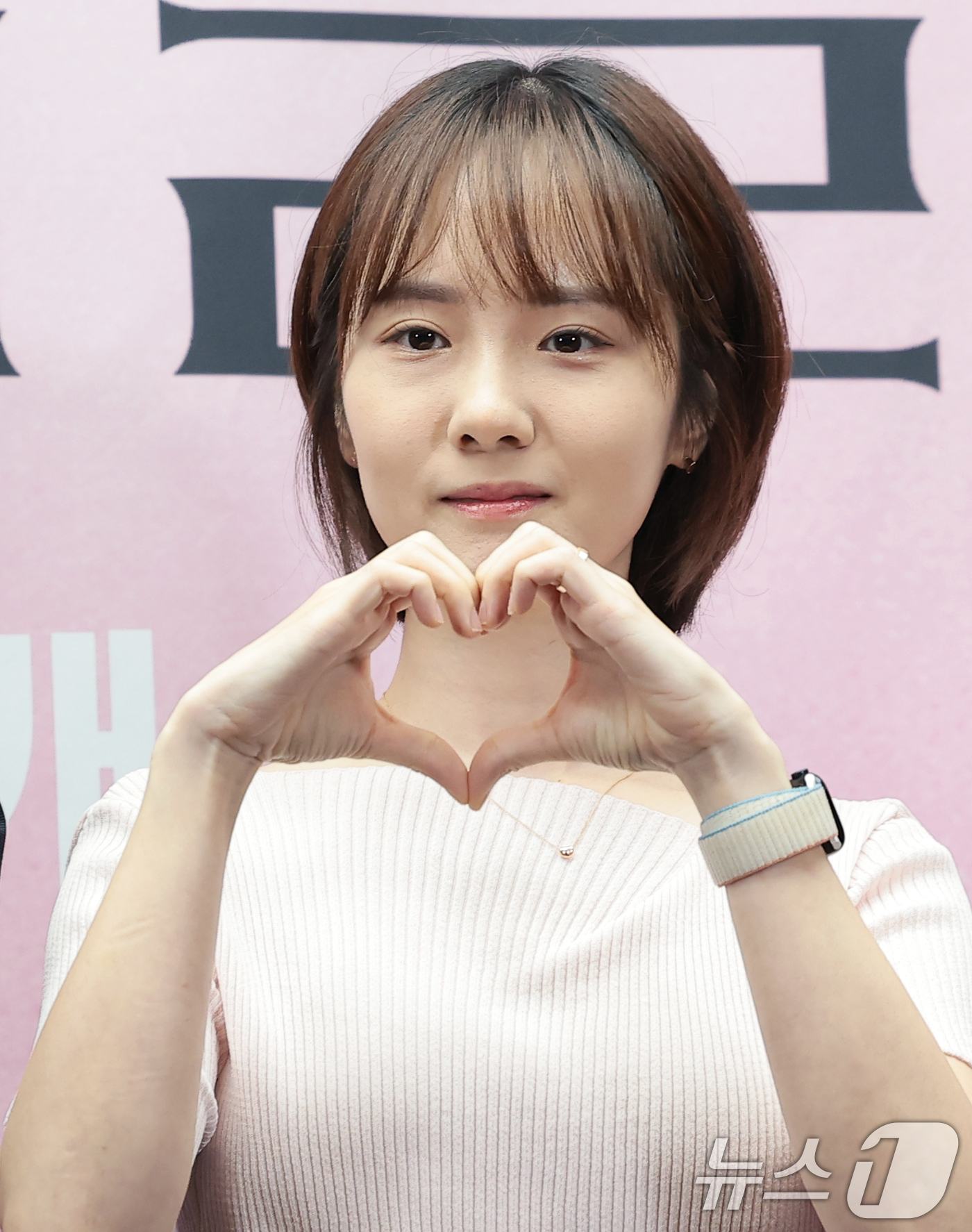 (서울=뉴스1) 권현진 기자 = 강유민 PD가 23일 서울 마포구 스탠포드호텔에서 열린 넷플릭스 일일 예능 ‘연애실험실’(연출 이진주, 강유민) 제작발표회에 참석해 포즈를 취하고 …