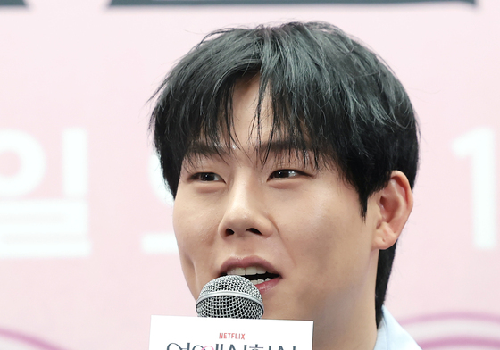 인사말 하는 몬스타엑스 주헌