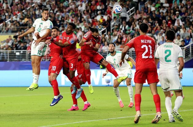 알제리, '야잔 실책' 요르단에 2-1 역전승…1승1패[월드컵]