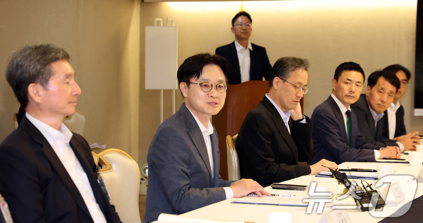 (서울=뉴스1) 김명섭 기자 = 김정관 산업통상부 장관이 23일 오후 서울 종로구 세종대로 정부서울청사에서 열린 한미전략투자사업관리위원회에서 모두 발언을 하고 있다. 2026.6. …