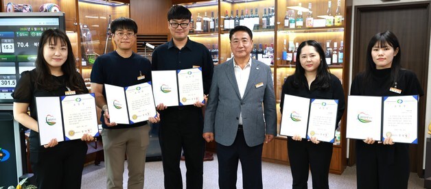 영동군, 공직사회 친절문화 확산…친절공무원 5명 선정