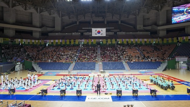 제24회 동래구청장배 태권도대회 성료…700여명 기량 겨뤄