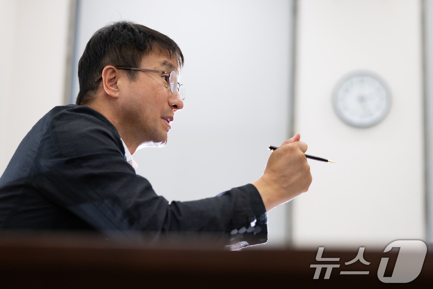본문 이미지 - 한병도 더불어민주당 원내대표가 23일 서울 여의도 국회에서 뉴스1과 인터뷰하고 있다. ⓒ 뉴스1 유승관 기자