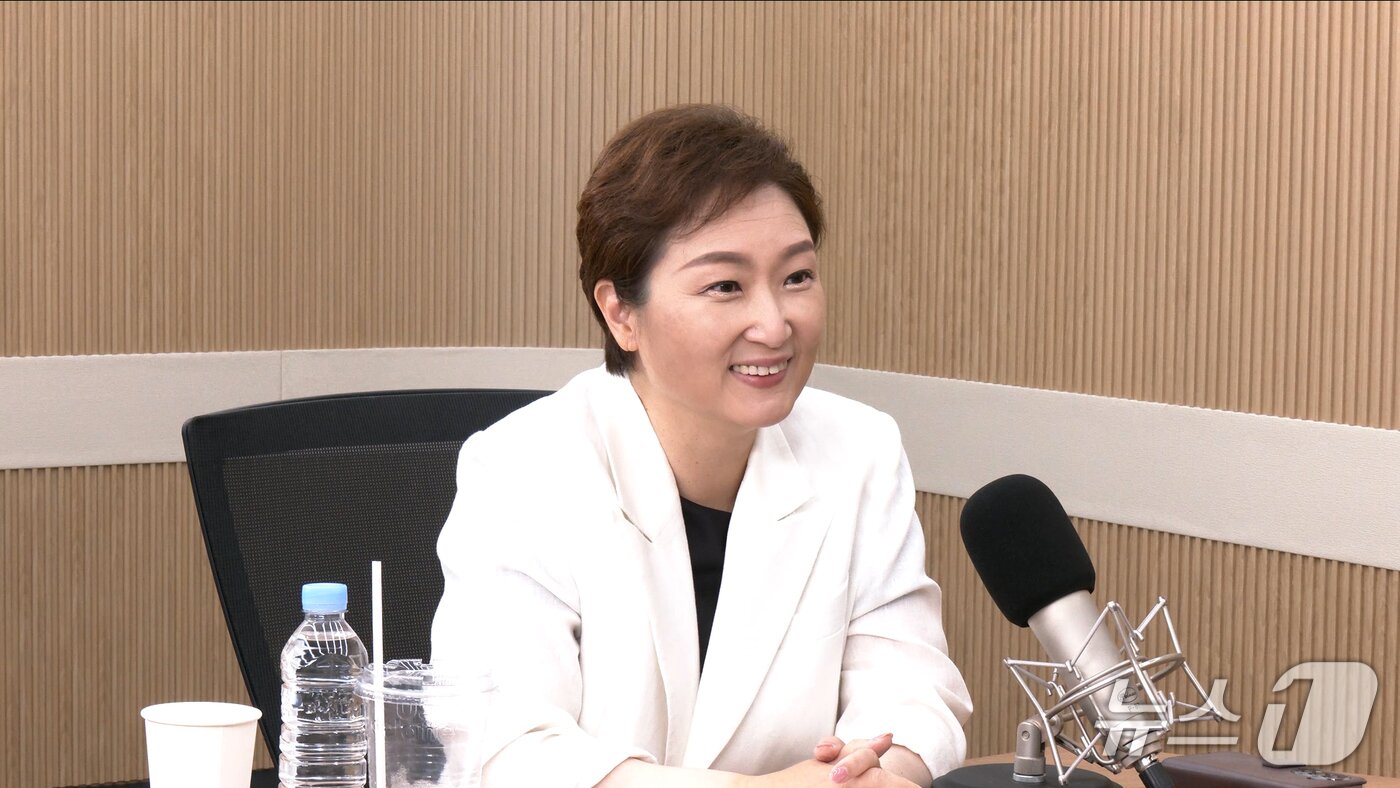 본문 이미지 - 뉴스1TV '팩트앤뷰'에 출연한 이언주 더불어민주당 의원. 2026.6.23./뉴스1