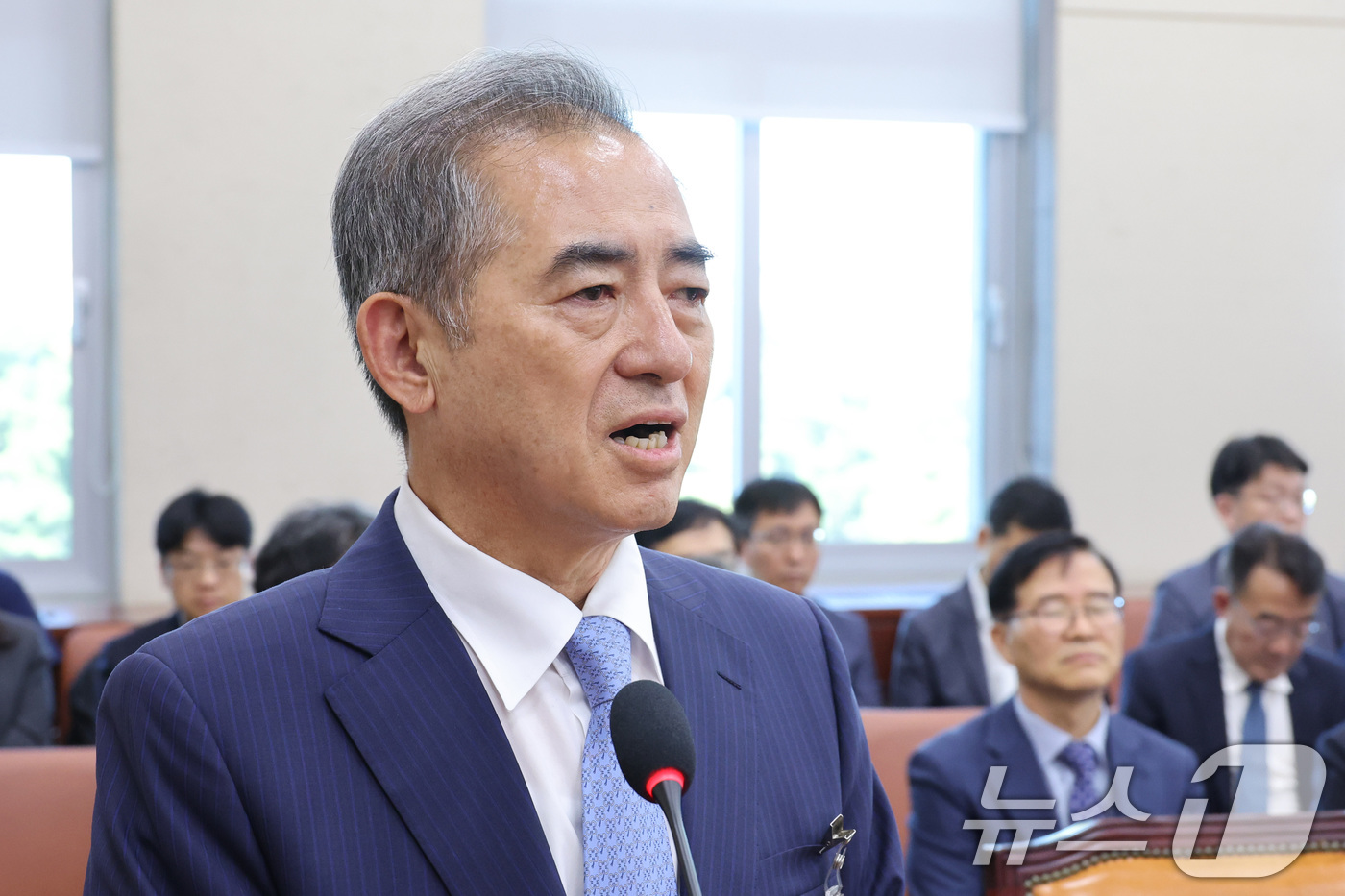 (서울=뉴스1) 신웅수 기자 = 조병현 중앙선거관리위원회 위원이 23일 서울 여의도 국회에서 열린 제9회전국동시지방선거투표용지부족 사태 등 국민참정권침해진상규명 및 선거관리개혁을 …