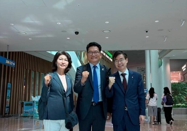 송영길, 의장 특사 자격으로 美 출국…李대통령 귀국날 만찬도(종합)