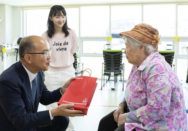 "보훈 런으로 후원"…보훈공단, 원주보훈요양원에 건강식품 전달