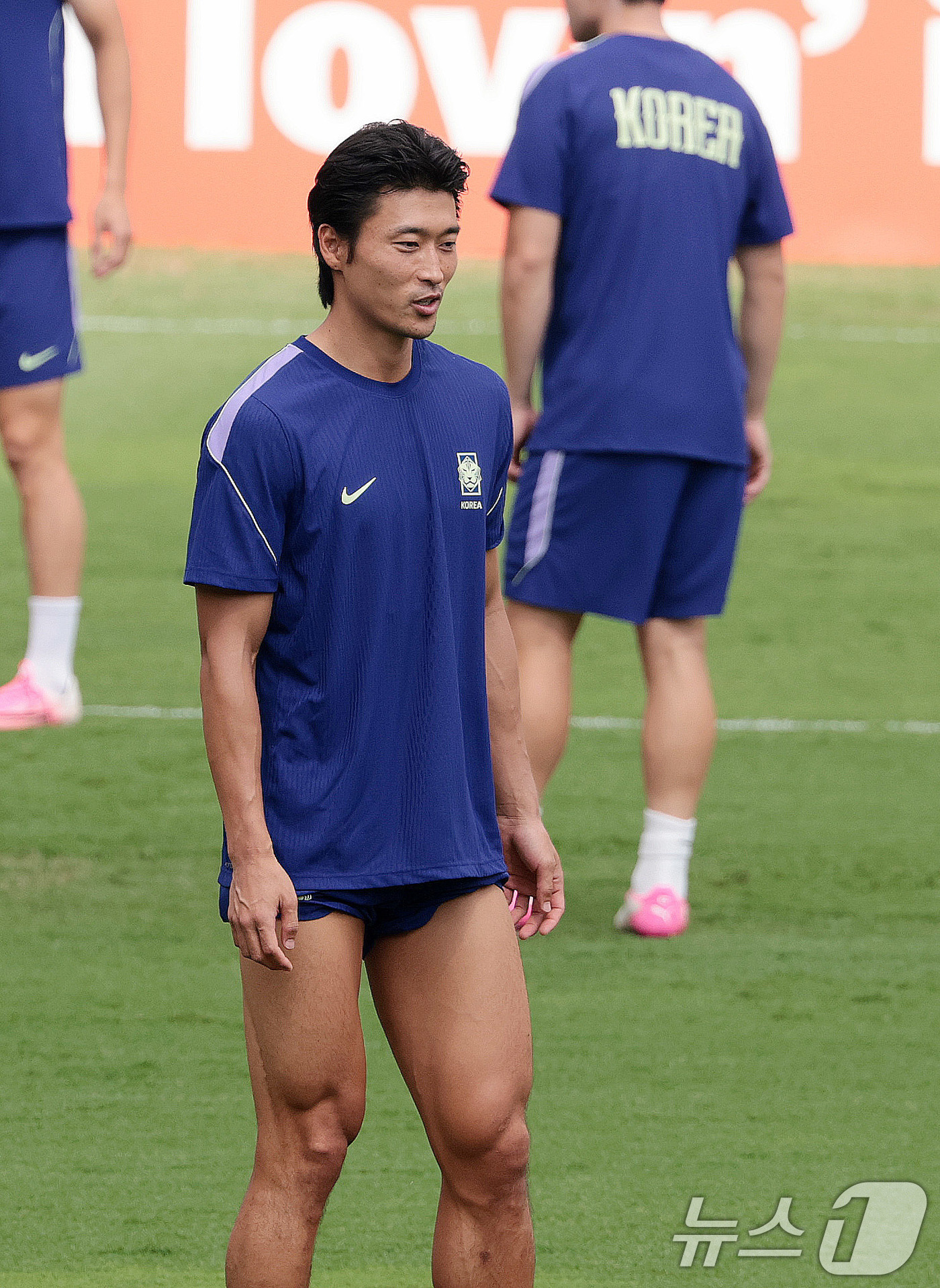 (몬테레이(멕시코)=뉴스1) 박지혜 기자 = 대한민국 축구 국가대표팀 조규성이 23일(현지시간) 멕시코 몬테레이 유니버시티 스타디움에서 남아공과 조별리그 최종전을 앞두고 훈련을 하 …
