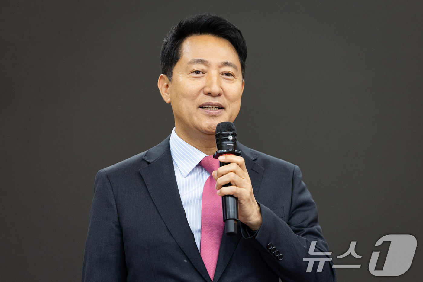 (서울=뉴스1) 유승관 기자 = 오세훈 서울시장이 24일 서울 여의도 국회 의원회관에서 열린 대한민국 미래혁신포럼 제9차 세미나에서 '6.3 지방선거 진단과 향후 과제 - 보수가치 …
