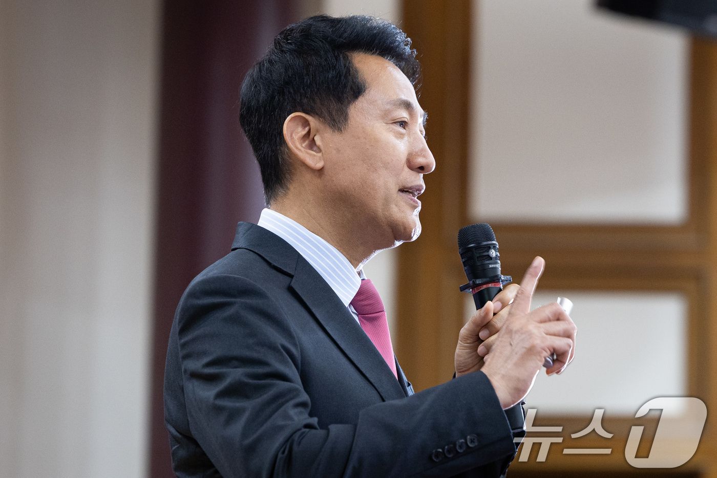 (서울=뉴스1) 유승관 기자 = 오세훈 서울시장이 24일 서울 여의도 국회 의원회관에서 열린 대한민국 미래혁신포럼 제9차 세미나에서 '6.3 지방선거 진단과 향후 과제 - 보수가치 …