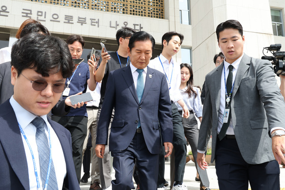 국회 나서는 정청래 '당대표직 사퇴'