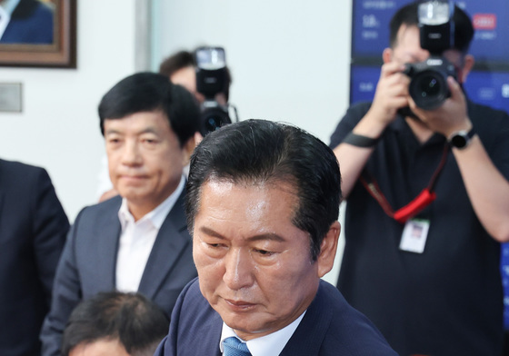 당대표실 나서는 정청래