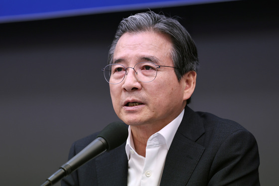 모두발언하는 김용범 청와대 정책실장