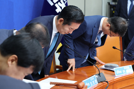 최고위 인사하는 정청래