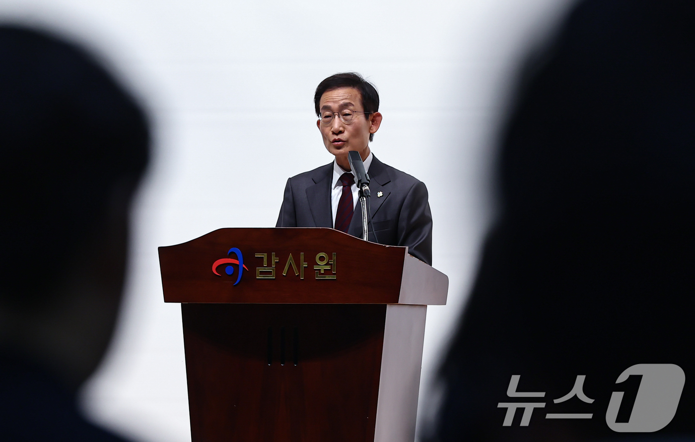 (서울=뉴스1) 김도우 기자 = 김호철 감사원장이 24일 서울 종로구 감사원에서 열린 기자간담회에서 인사말을 하고 있다. 2026.6.24/뉴스1