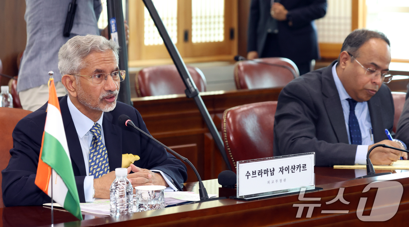 (서울=뉴스1) 김명섭 기자 = 수브라마냠 자이샨카르 인도 외교부 장관이 24일 오전 서울 종로구 정부서울청사 별관에서 열린 한·인도 외교장관회담에서 모두 발언을 하고 있다. 20 …