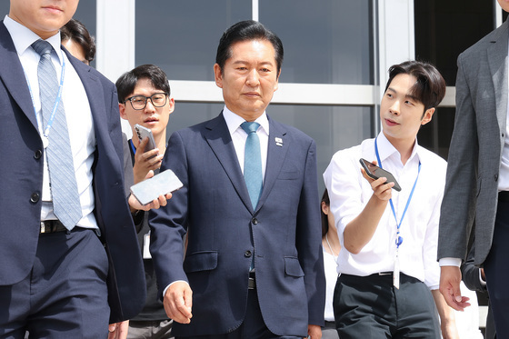 국회 나서는 정청래