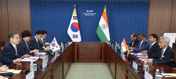 조현 장관,  한·인도 외교장관회담 모두 발언