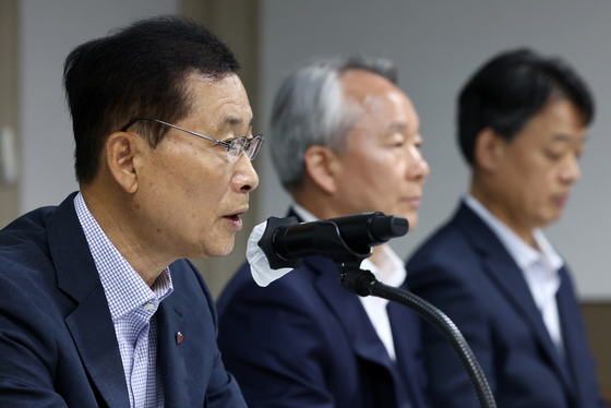 최저임금 관련 중소기업계 기자회견 발언하는 중기중앙회 노동인력위원장