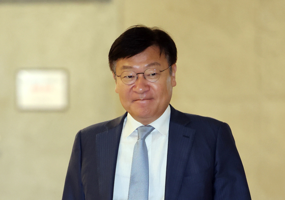 4선 의원과의 오찬 위해 이동하는 정점식 원내대표