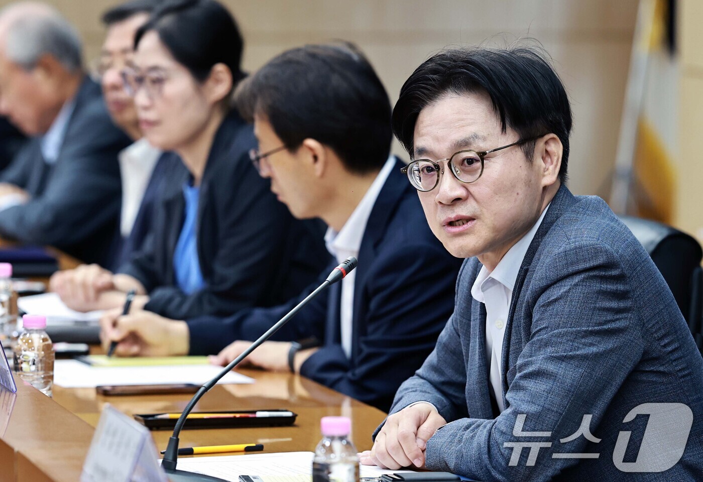(서울=뉴스1) = 김정관 산업통상부 장관이 24일 서울 종로구 한국무역보험공사에서 열린 유통플랫폼 및 수출지원기관 업무협약 체결식에서 인사말을 하고 있다. (산업통상부 제공, 재 …