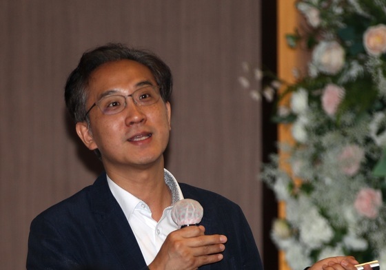 제주플러스포럼 발표하는 김화년 교수
