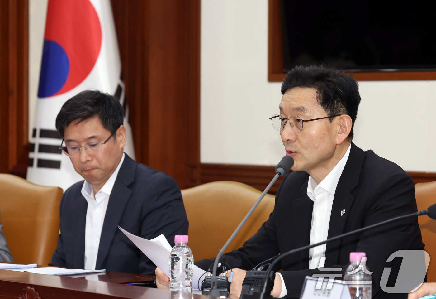 (서울=뉴스1) 김명섭 기자 = 윤창렬 국무조정실장이 24일 오후 서울 종로구 세종대로 정부서울청사에서 열린 마약류대책협의회에서 모두 발언을 하고 있다.  2026.6.24/뉴스1 …