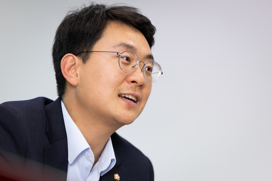 [인터뷰] 박지원 "당내 갈등 익숙한 장면…보완수사권, 개혁 깃발 들어야"