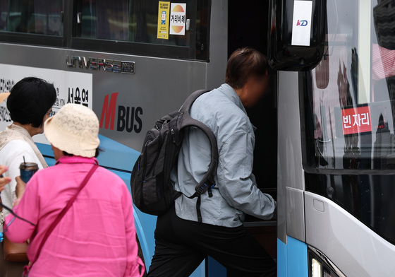 서울 70세 이상 버스비 지원조례 통과