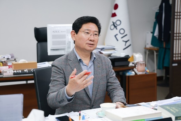 이상일 시장 "용인 국가산단 반도체 팹 지방 안 간다…삼성에 확인"