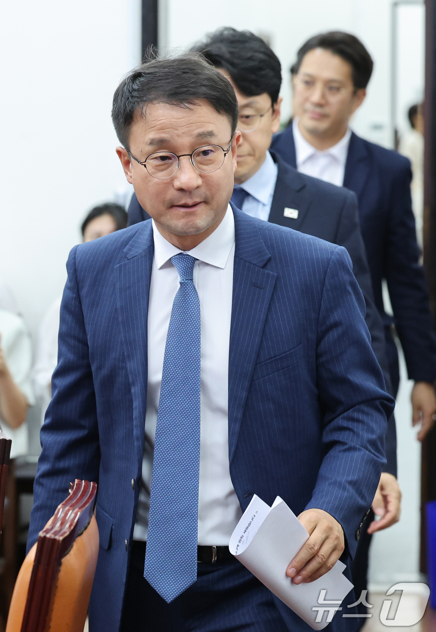 (서울=뉴스1) 신웅수 기자 = 한병도 더불어민주당 원내대표가 24일 서울 여의도 국회에서 열린 22대 국회 후반기 원 구성 협상 관련 기자회견에 참석하고 있다. 2026.6.24 …