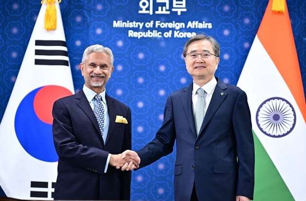 한·인도 외교장관회담…"北과 소통에 건설적 역할 기대"