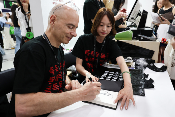 서울국제도서전 찾은 베르나르 베르베르