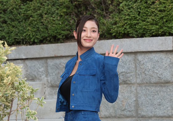 지효, 꽃 향기 나는 미소