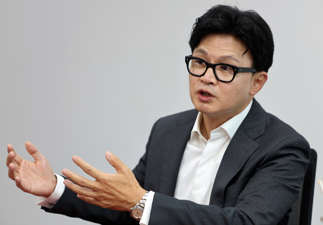 한동훈 "'대표 거취 당원몫' 얘기 이상해…張사퇴시 野지지율 더 오를 것"