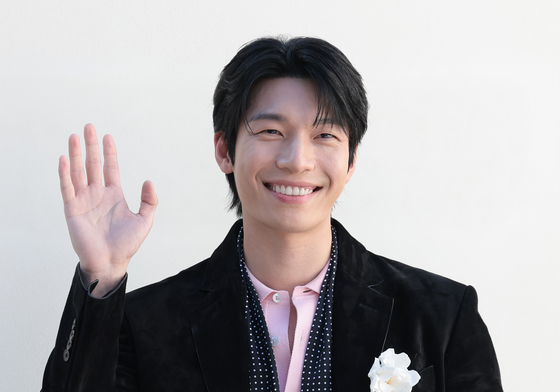 위하준, 꽃미소