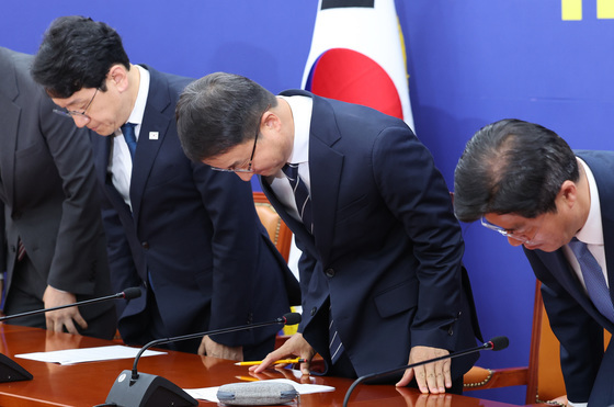 인사하는 한병도