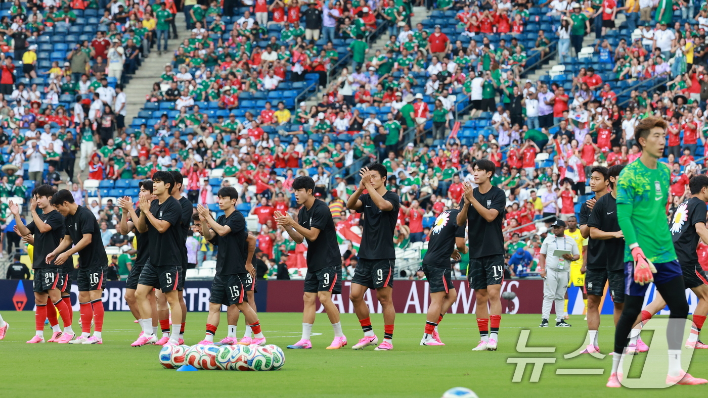 (몬테레이(멕시코)=뉴스1) 임세영 기자 = 대한민국 축구국가대표팀 선수들이 24일(현지시간) 멕시코 몬테레이 스타디움에서 열린 2026 북중미 월드컵 A조 조별리그 3차전 대한민 …