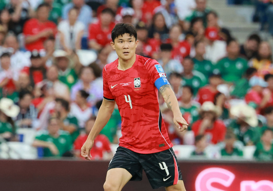 '남아공전' 손흥민 대신 해 주장 완장 찬 김민재