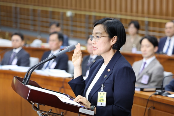 선서하는 한성숙 총리 후보자