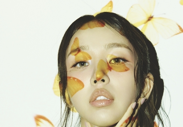 '컴백' 백아연, '들어봐' 콘셉트 포토 공개…몽환·신비