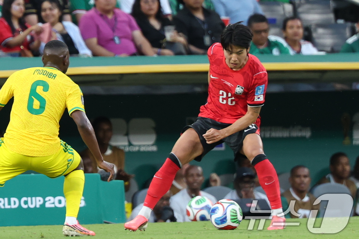 (몬테레이(멕시코)=뉴스1) 박지혜 기자 = 대한민국 축구국가대표팀 설영우가 24일(현지시간) 멕시코 몬테레이 스타디움에서 열린 2026 북중미 월드컵 A조 조별리그 3차전 대한민 …