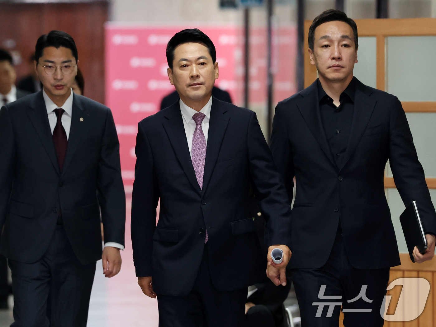 (서울=뉴스1) 황기선 기자 = 장동혁 국민의힘 대표가 25일 오전 서울 여의도 국회에서 열린 최고위원회의에 참석하고 있다.  2026.6.25/뉴스1